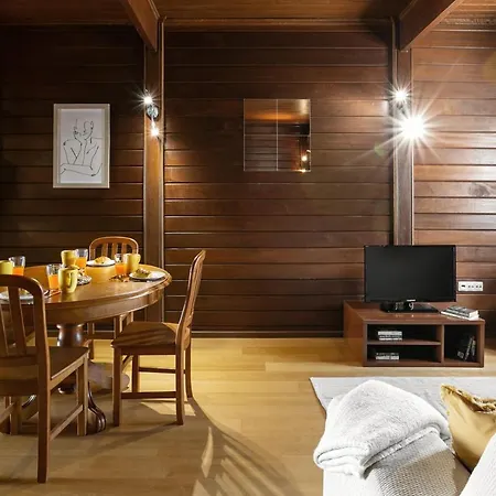 Сasa de vacaciones Unique Wooden *